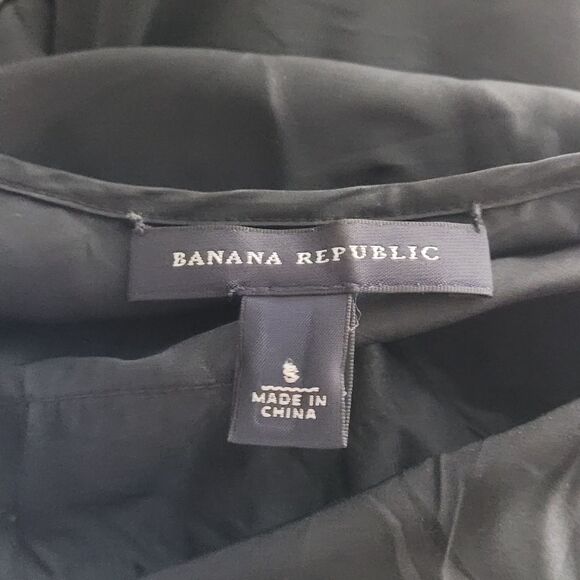 Elegant Black Ruffle Dress by Banana Republic Sz Small - Picture 2 of 7